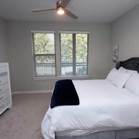Comfortable Getaway Downtown Htx Хюстън Екстериор снимка