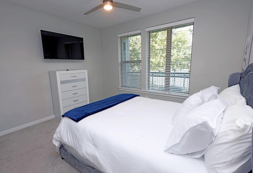 Comfortable Getaway Downtown Htx Хюстън Екстериор снимка